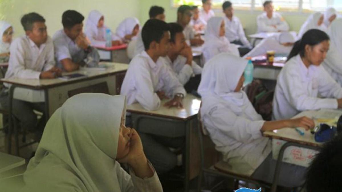 10 Kunci Jawaban Ekonomi Kelas 12 Halaman 77: Perdagangan Internasional Merupakan Perdagangan Dunia
