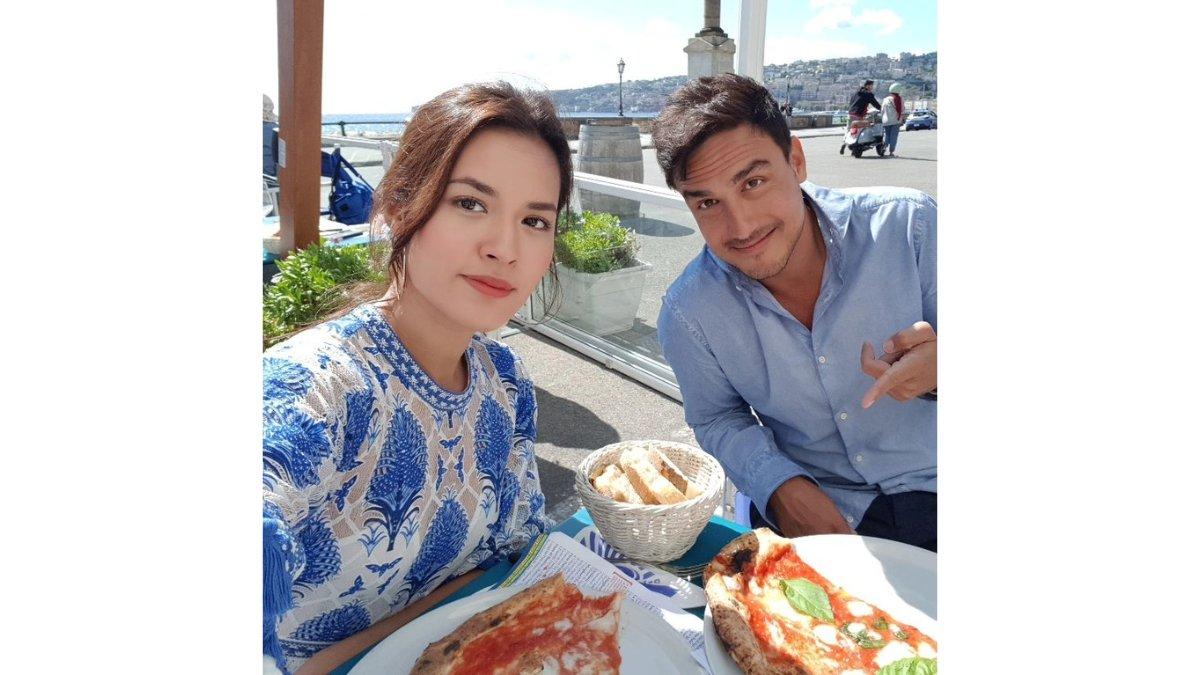 RAISA HAMISH DAUD - Potret keromantisan Raisa dan Hamish Daud.