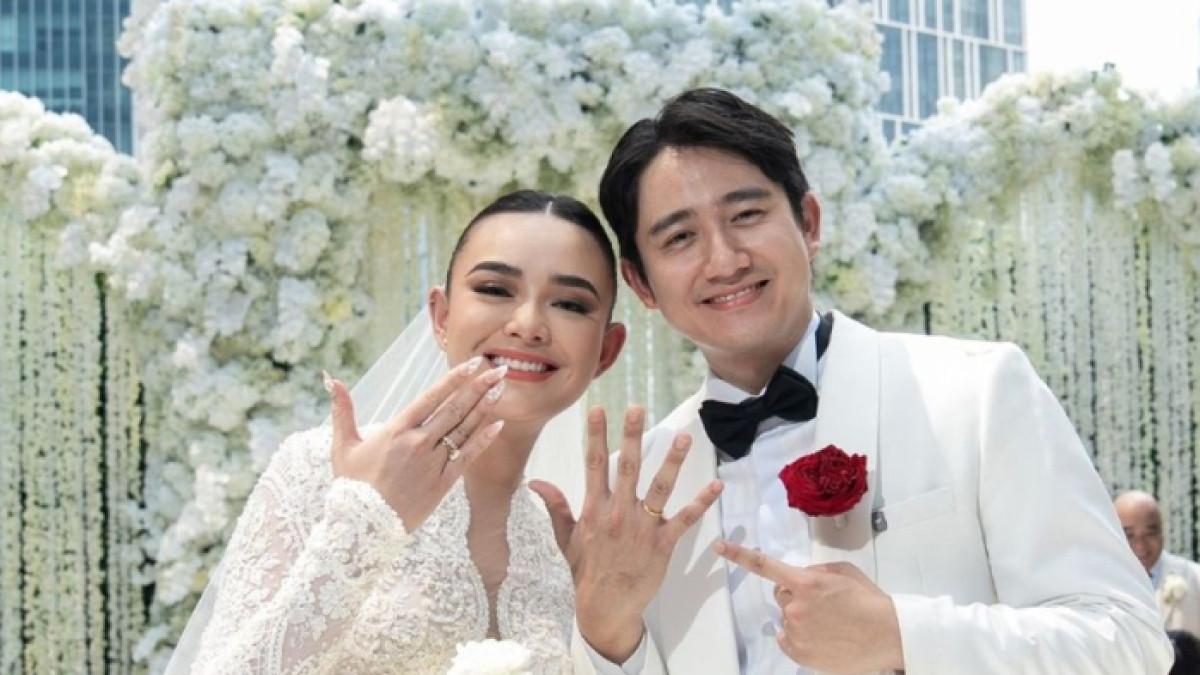 AMANDA MANOPO MENIKAH - Aktris Amanda Manopo dan aktor Kenny Austin melangsungkan pemberkatan pernikahan di The Langham, Jakarta, Jumat (10/10/2025).