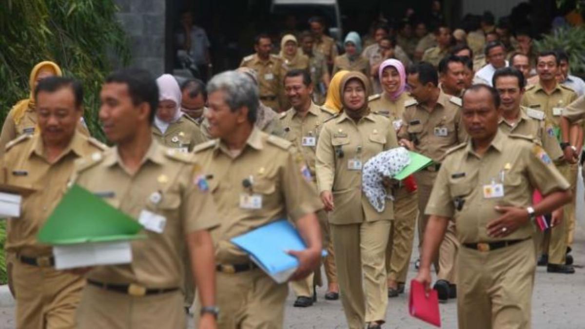 Aparatur Sipil Negara (ASN) atau Pegawai Negeri Sipil (PNS).