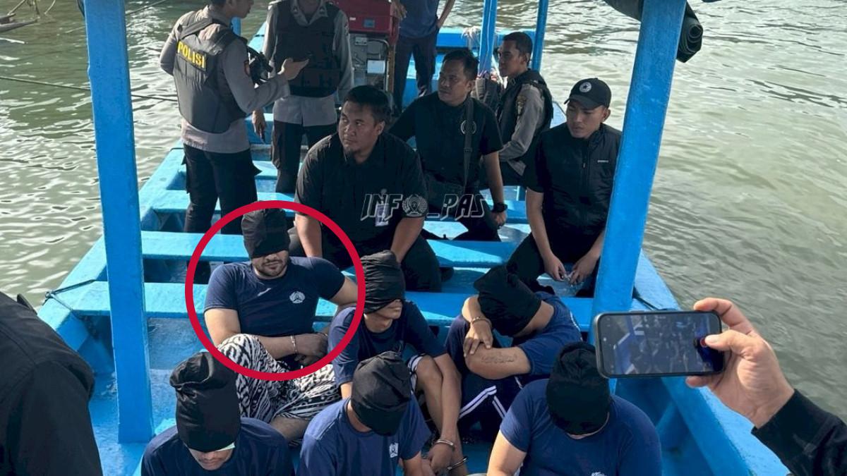 AMMAR ZONI NUSAKAMBANGAN - Direktorat Jenderal Pemasyarakatan (Ditjenpas) kembali pindahkan 6 Warga Binaan risiko tinggi (high risk) ke Nusakambangan, Kamis (16/10). Salah satu di antaranya adalah aktor Ammar Zoni.