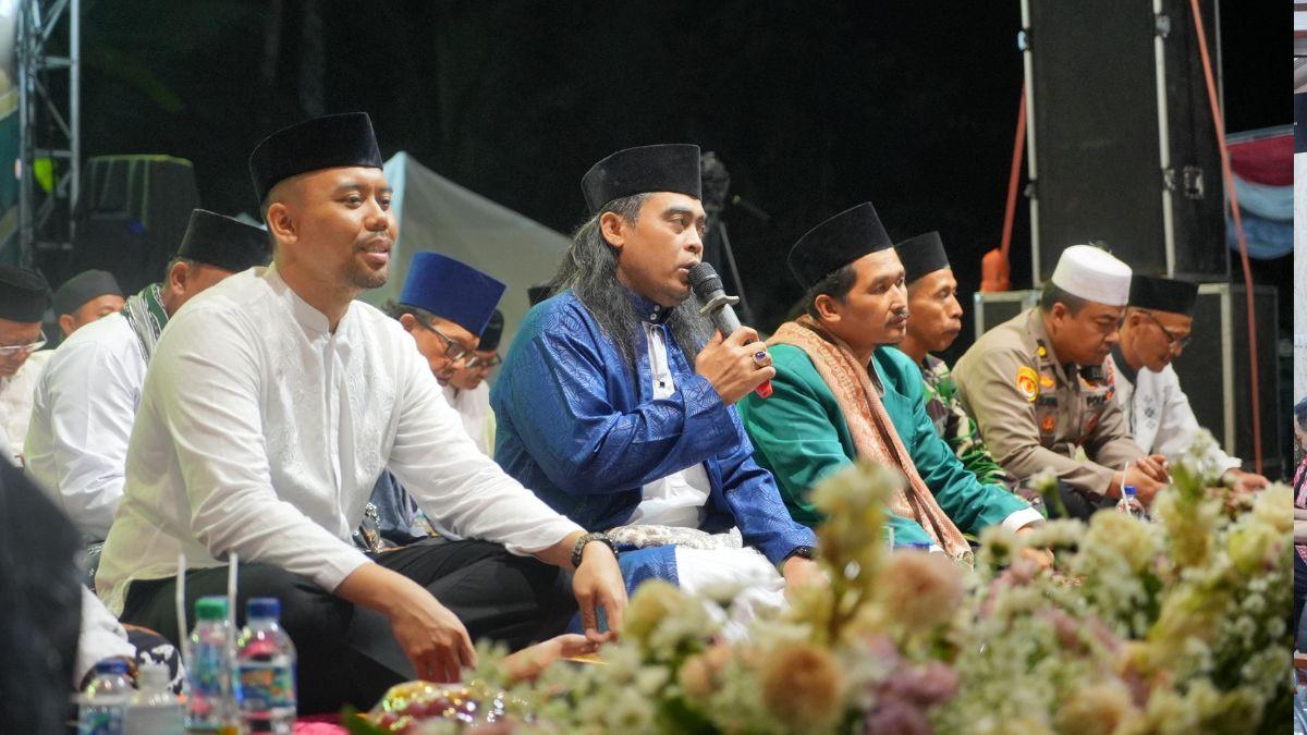 KLATEN BERSHOLAWAT - Wakil Bupati Klaten Benny Indra Ardhianto hadiri Klaten Berdzikir dan Bersholawat (KBBS) putaran ketiga tahun 2025 di Lapangan KONI Desa Karangnongko, Kecamatan Karangnongko, pada Sabtu (27/9/2025) malam.