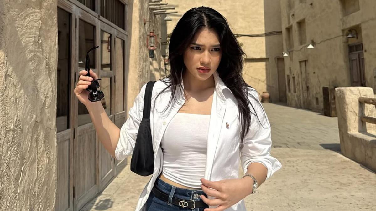 DAVINA KARAMOY DIGOSIPKAN BERSELINGKUH - Davina Karamoy hampir murka dengan mengancam akan membawa ke jalur hukum buntut namanya tercoreng dengan tudingan perselingkuhan.
