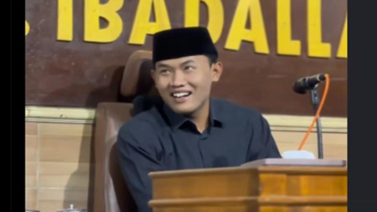 DIKRITIK - Mengenal sosok Gus Elham Yahya tengah jadi sorotan publik dan Instagramnya kena kritik warganet.