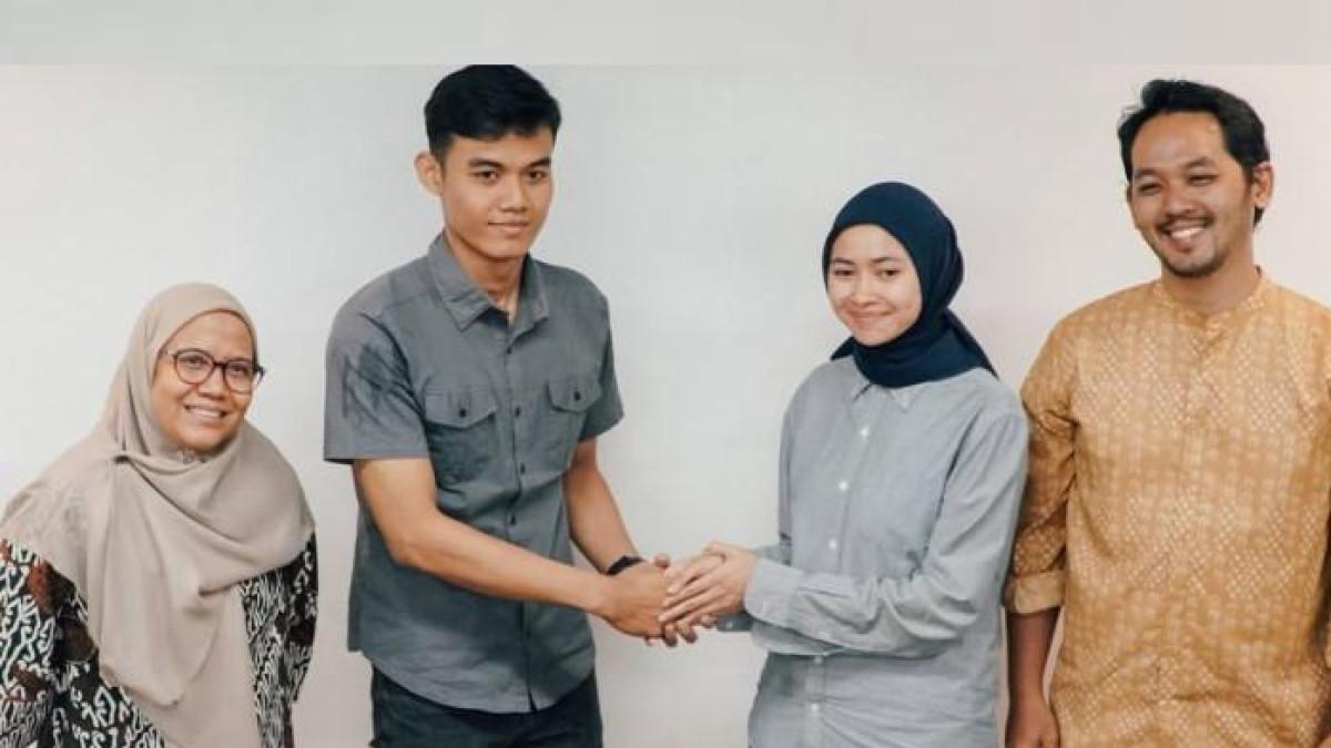 DRAMA TUMBLER HILANG - Argi bertemu dengan Anita dan Alvin untuk mediasi kasus tumbler hilang di KRL. Anita kini dicari teman lama karena belum bayar utang.