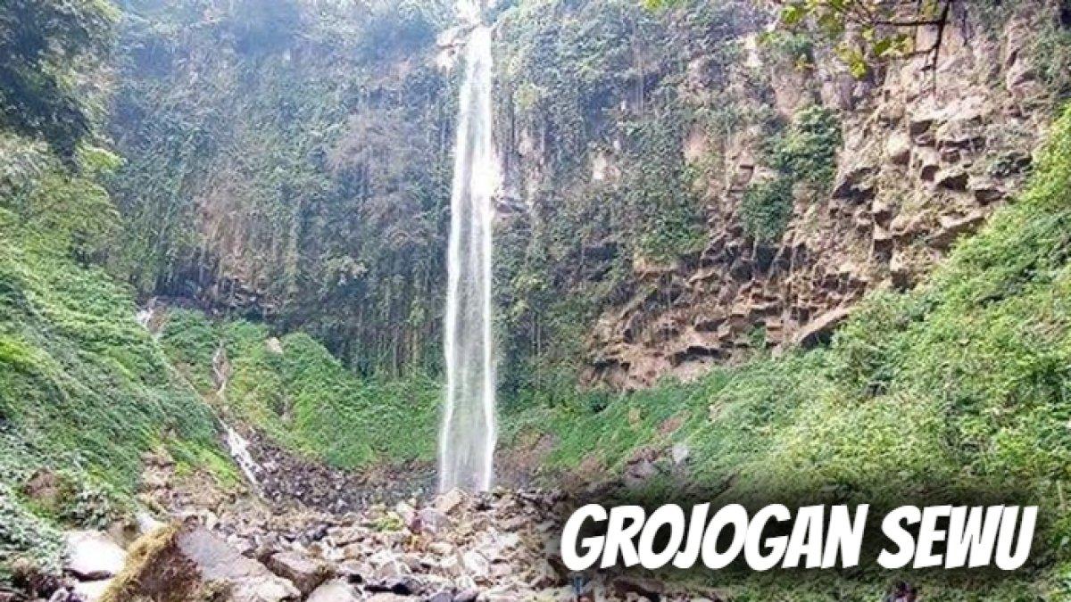 Destinasi wisata Grojogan Sewu di Kecamatan Tawangmangu, Kabupaten Karanganyar.