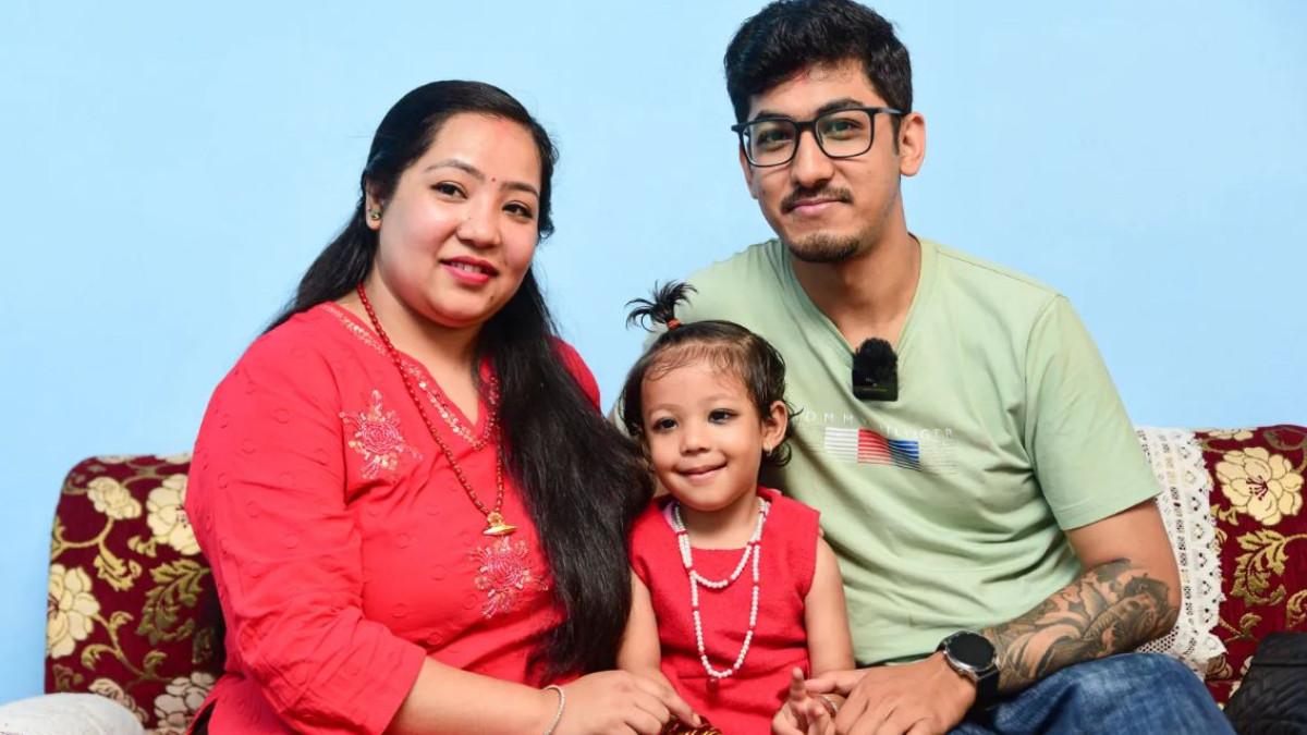 DEWI HIDUP - Aryatara Shakya dinobatkan menjadi Kumari baru atau dewi perawan di Nepal, untuk disembah oleh umat Hindu dan Buddha di Nepal.