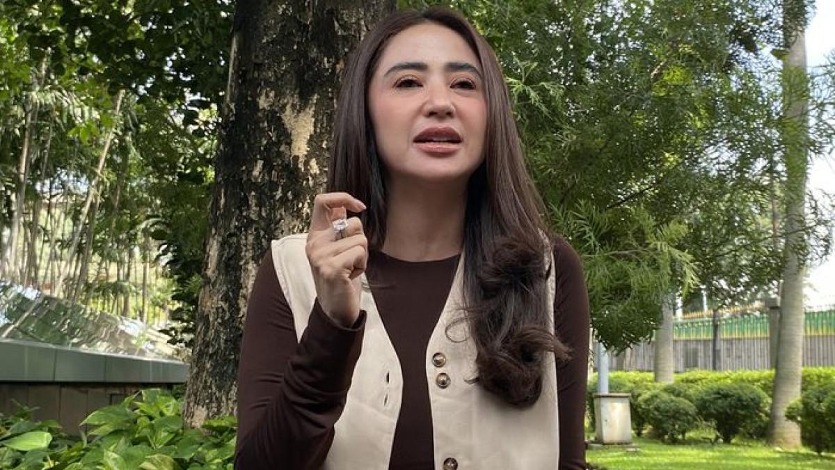 Dewi Perssik di kawasan Tendean, Jakarta Selatan pada Rabu (8/4/2026).