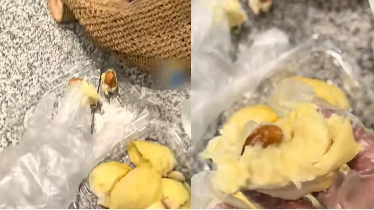 DURIAN PEMBAWA PETAKA - Dua penumpang di Bandara Kunming, Tiongkok nekat menghabiskan 3,5 kilogram durian hanya dalam 10 menit tepat di depan pintu keberangkatan usai dilarang naik pesawat.