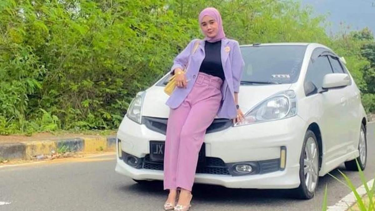 ERNI YUNIATI - Erni Yuniati, dosen keperawatan, ditemukan tewas di rumahnya. Polisi menduga pembunuhan dan kekerasan seksual.