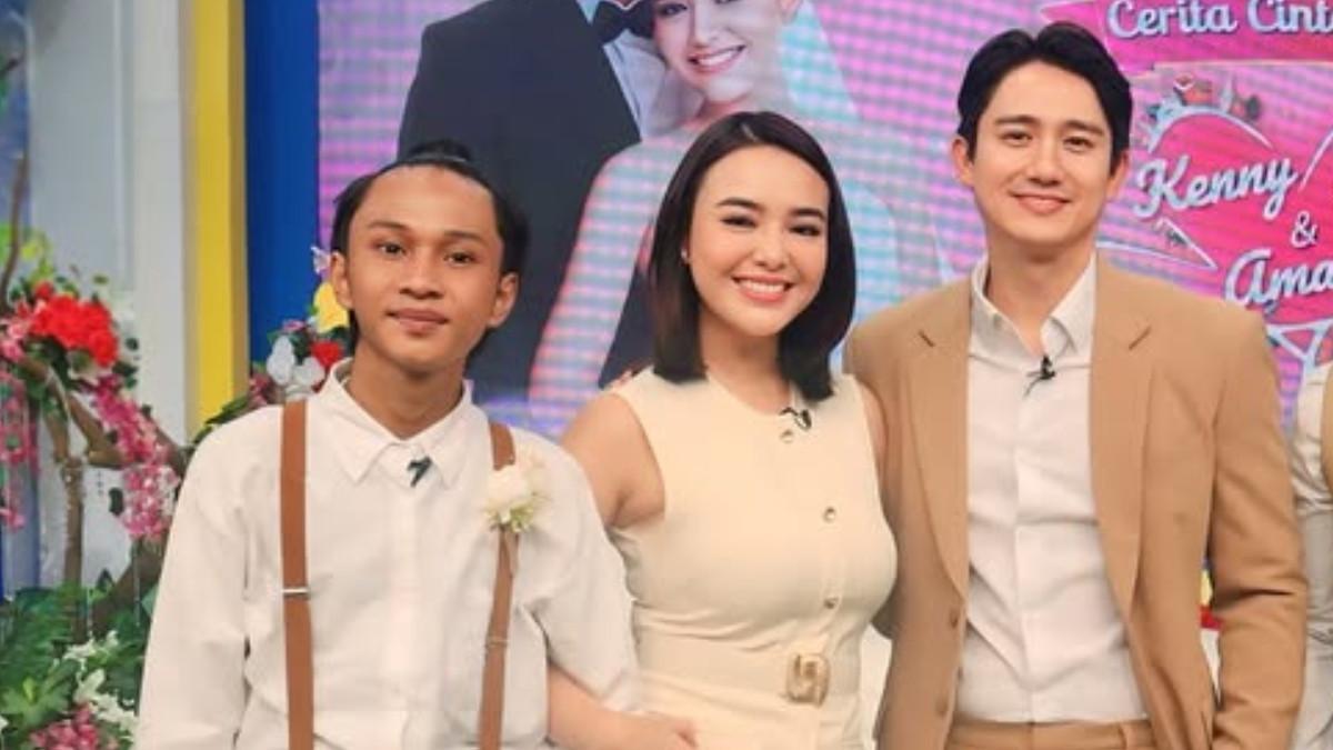 Fajar Sadboy dianggap adik sendiri oleh Amanda Manopo. Siapa keluarga dan orang tua asli Fajar Sadboy?