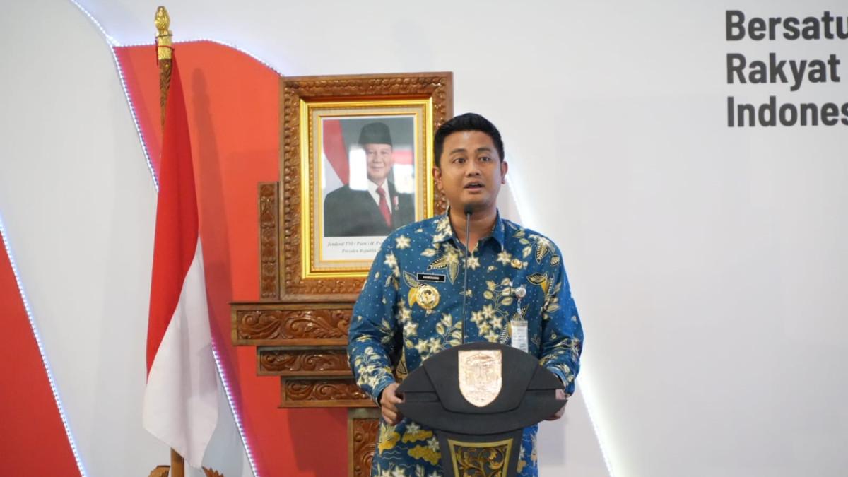 EDUKASI HIV/AIDS KALTEN - Bupati Klaten Hamenang Wajar Ismoyo memberikan sambutan sekaligus arahan kepada peserta mahasiswa perwakilan dari lima universitas di Kabupaten Klaten, Jumat (3/10/2025) di Pendopo Pemkab Klaten. 