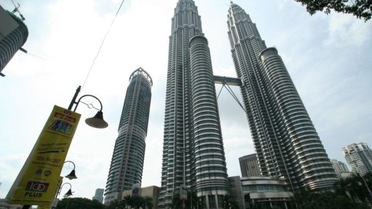 3 Beasiswa S2 ke Luar Negeri Tanpa Syarat TOEFL hingga Kuliah Gratis Tanpa Biaya, Minat Untuk Coba?