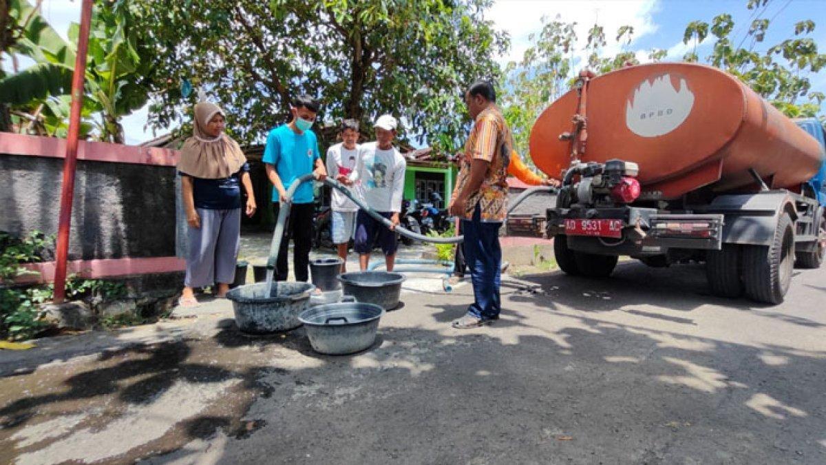 KEKERINGAN DI KLATEN - Ilustrasi droping air bersih dari BPBD Klaten.