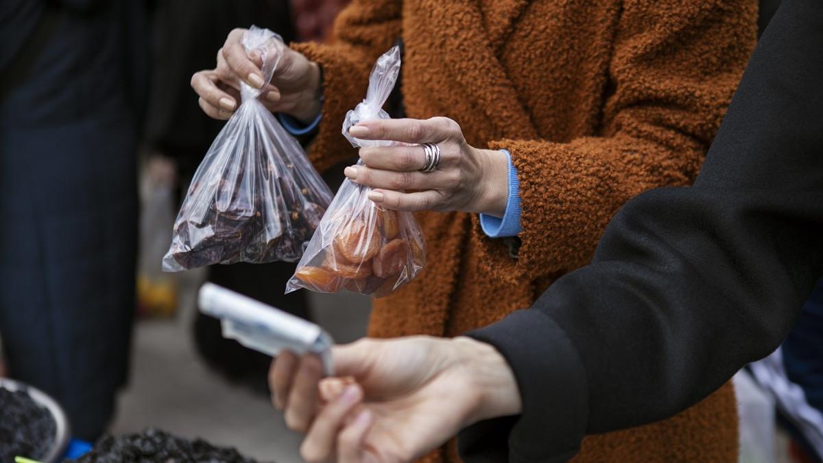 HARGA PLASTIK NAIK - Ilustrasi kantong plastik untuk tempat makanan