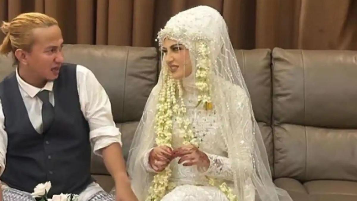 PERNIKAHAN HELWA BACHMID-HABIB BAHAR BIN SMITH