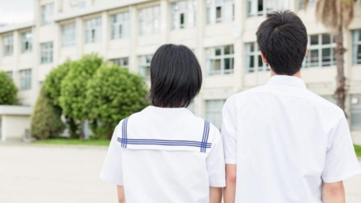 SISWA SMP DI JEPANG - Isamu jatuh cinta dengan sosok cantik, ibu dari teman sekelasnya yang usianya terpaut jauh banget.