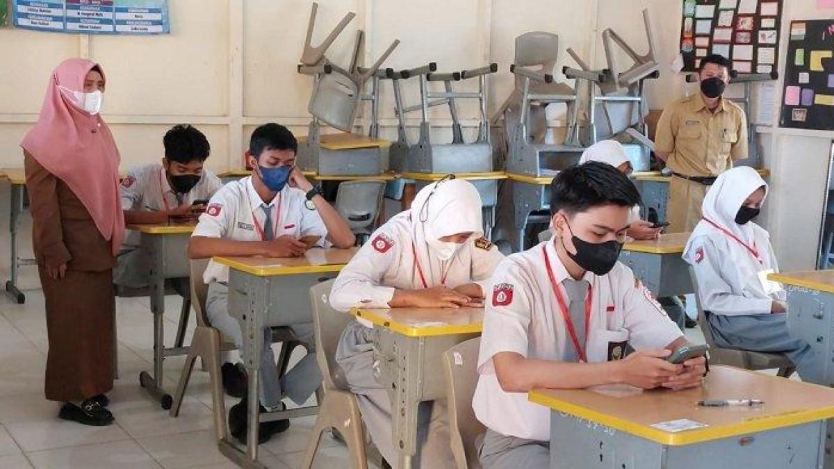 Jawaban Bahasa Inggris Kelas 11 Halaman 117 There Is No Correlation Between Sleep And Physical Healt