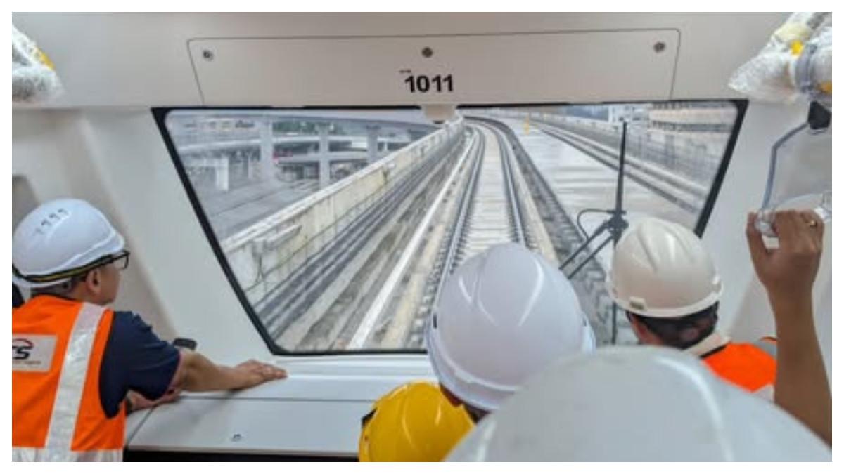 Kegiatan tersebut diikuti dan disaksikan oleh para insinyur dari RTSO, Jacobs, CRRC, Pestech, dan CHEC, dengan dukungan dari mitra InfraCo, MRTS dan LTA, yang mencerminkan kolaborasi lintas batas yang kuat di balik proyek ini.