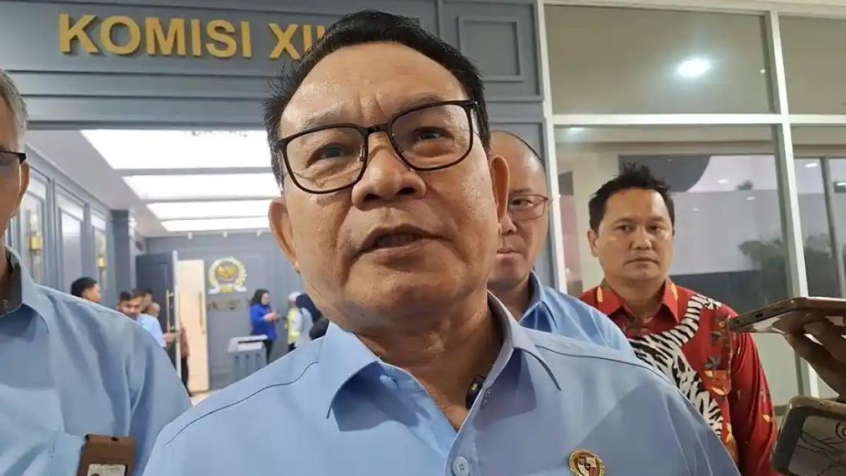 KORUPSI DI BGN - Kepala Staf Presiden (KSP) Jenderal (Purn) Dudung Abdurachman. Ia mengusulkan motor listrik MBG yang dikorupsi Dadan Cs dicicil pegawai SPPG.