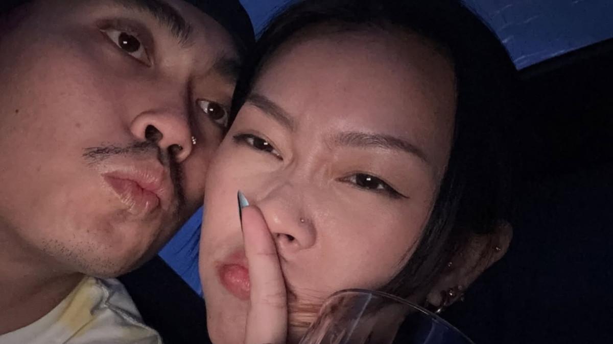 KING ALOY DAN PACAR - King Aloy kini akui sudah punya pacar, ungkap usia, nama sang kekasih hingga rencana pernikahannya menyusul DJ Bravy.