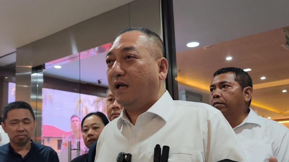 Krisna Murti, kuasa hukum nasabah Mirae Asset Sekuritas bernama Irman (70) di Gedung Bareskrim Polri, Jakarta, Jumat (28/11/2025).