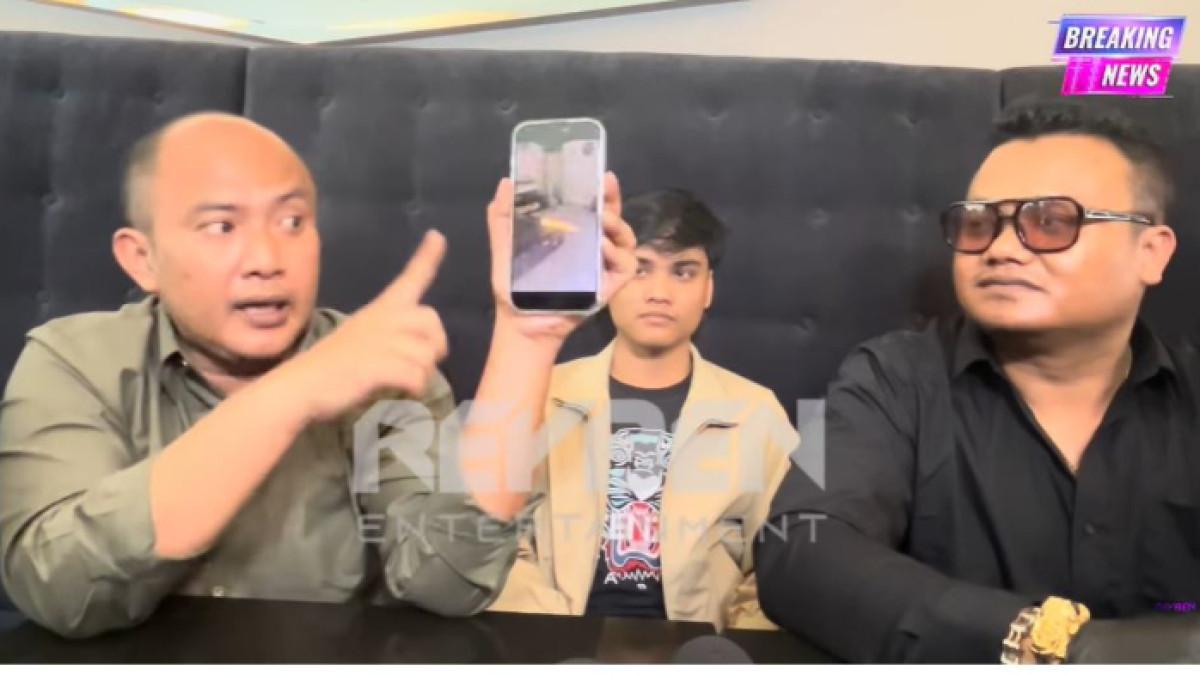 KLARIFIKASI RESSA - Kuasa hukum Ressa Rizky Rossano sentil pengakuan Enrico Tambunan soal tempat tinggal Ressa. Bantah ada fasilitas seperti tv dan kulkas.