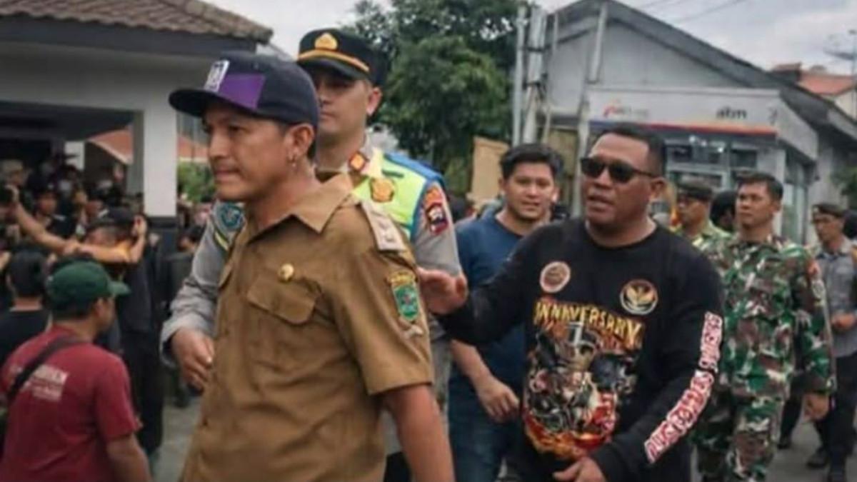 KADES HOHO DIKEROYOK - LSM Harimau sebagai organisasi masyarakat yang tersebar nasional menjadi sorotan setelah disebut-sebut dalam sejumlah pemberitaan terkait dugaan pengeroyokan terhadap Kades Purwasaba, Hoho Alkaf.