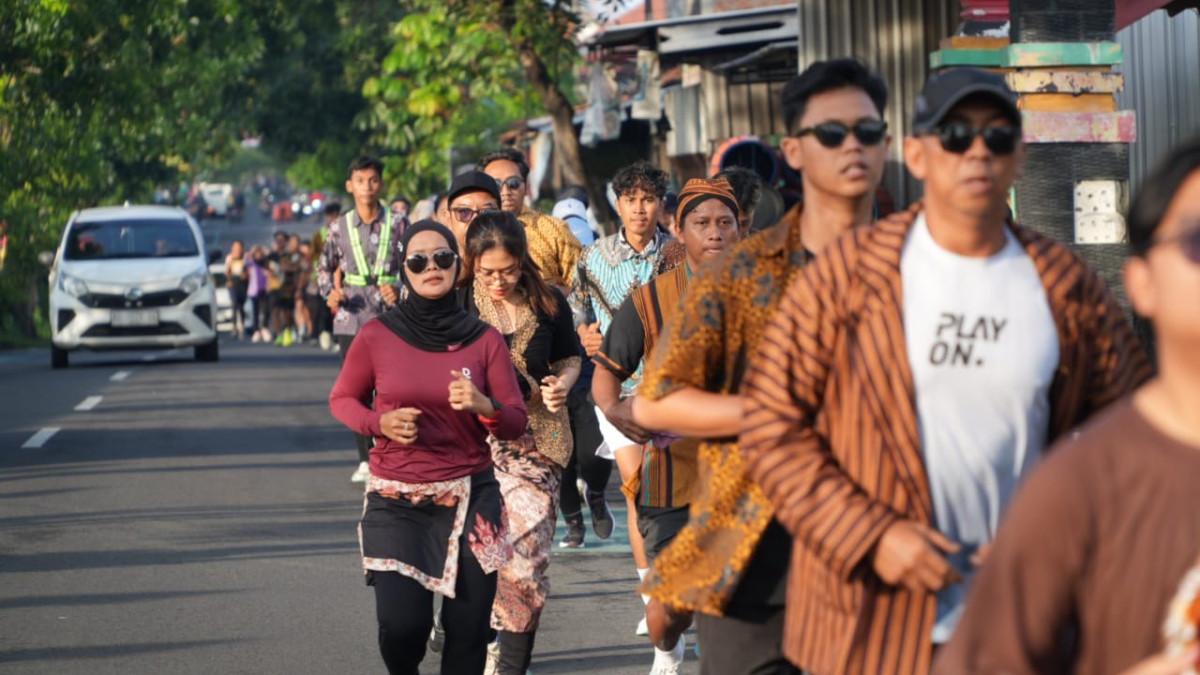 EVENT PEMKAB SOLO - Acara Karso Culture Run 2025 yang digelar di Mangut Karso Klaten, Minggu (16/11/2025), mendapat respons positif dari Ketua TP PKK Klaten Fahrani Hamenang Wajar Ismoyo.