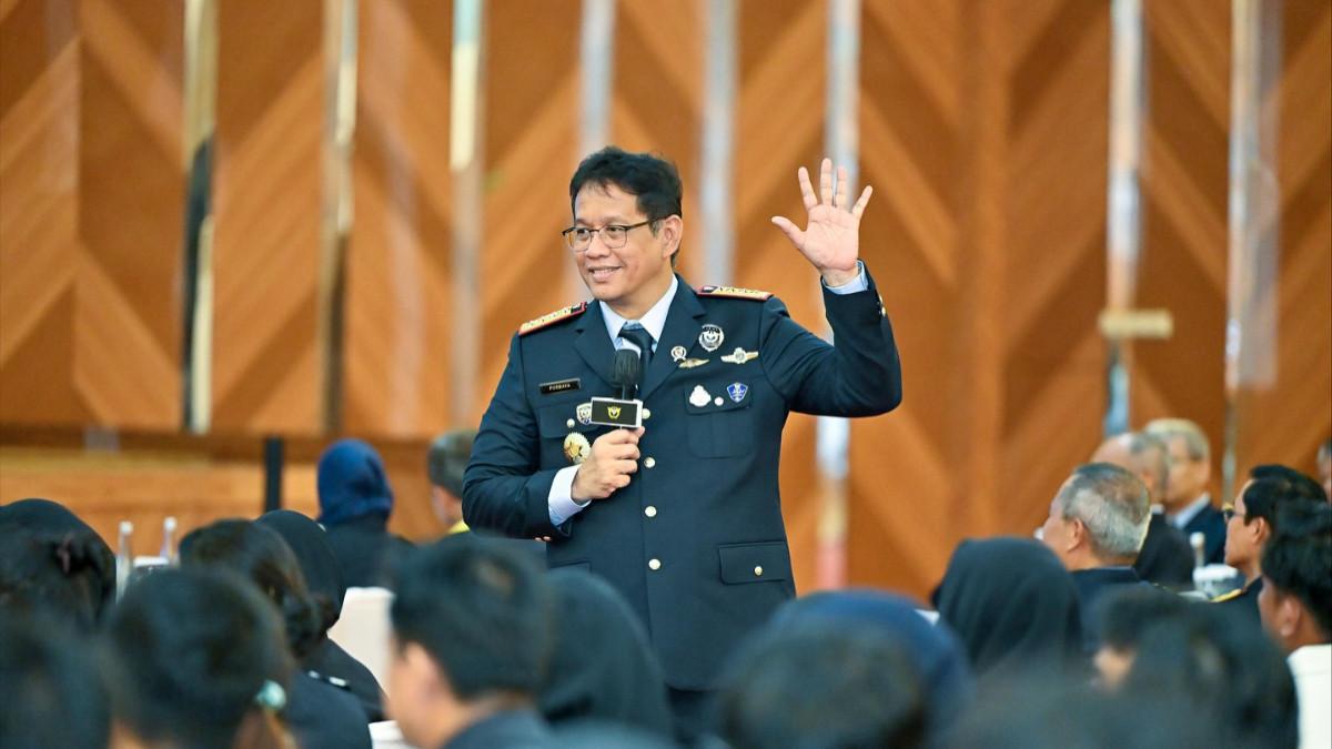 GEBRAKAN MENKEU PURBAYA -