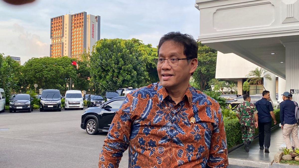 RUPIAH ANJLOK 2026 - Menteri Keuangan Purbaya Yudhi Sadewa memberikan pernyataan terkait pelemahan nilai tukar rupiah di Gedung Kejagung, Jakarta, Rabu (13/5/2026).
Menteri Keuangan (Menkeu) Purbaya Yudhi Sadewa menyambangi Istana Kepresidenan Jakarta untuk menemui Presiden Prabowo Subianto, Rabu (1092025). (KOMPAS.comFIKA NURUL ULYA)