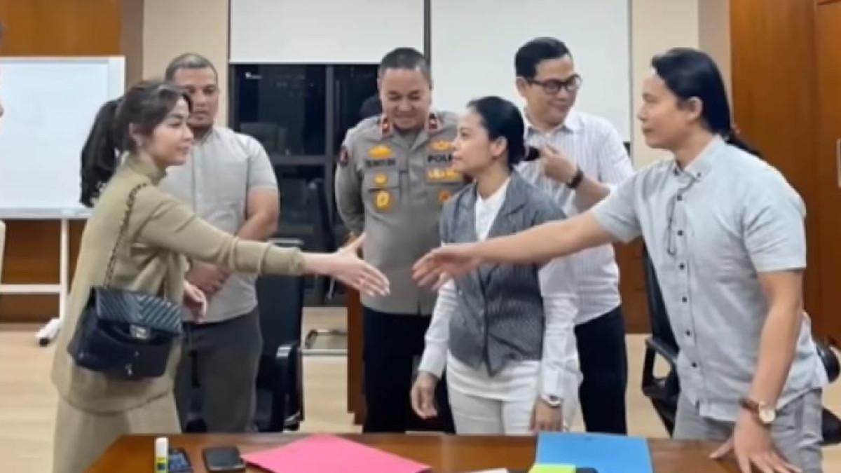 KORBAN JADI TERSANGKA - Nabilah O'Brien sepakat damai dengan Zendhy Kusuma. Keduanya sama-sama cabut laporan dan hapus konten di media sosial.
