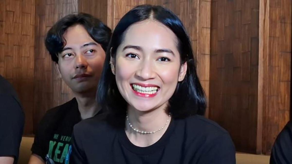 NIKEN JADI PENGACARA - Cerita Niken Anjani jadi pengacara muda yang hamil besar dalam film terbarunya, Keadilan: The Verdict. Niken Anjani ditemui di MD Place Jakarta Selatan, Senin (20/10/2025).