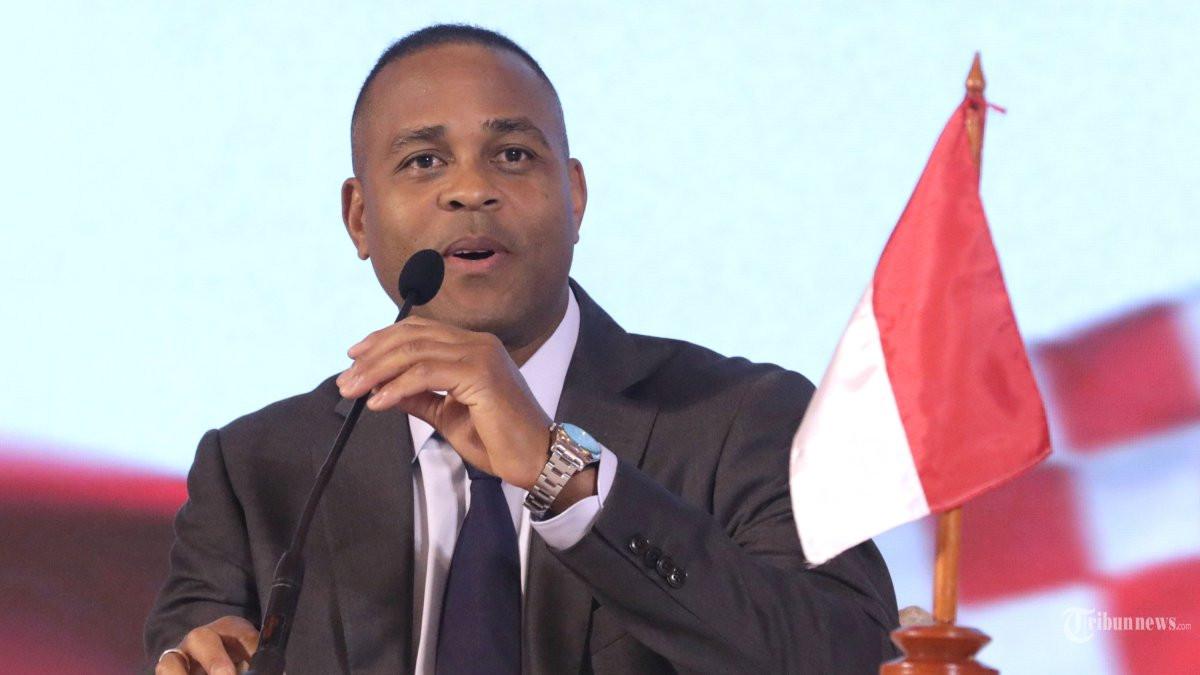 PATRICK KLUIVERT DIPECAT -