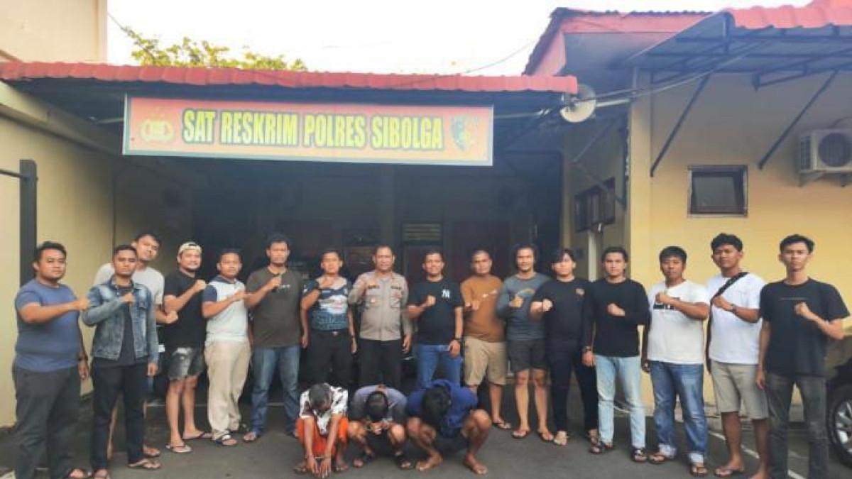 PEMBUNUHAN MUSAFIR - Arjuna Tamaraya, musafir yang tewas dianiaya di Masjid Agung Sibolga, jadi sorotan publik dan viral di media sosial.