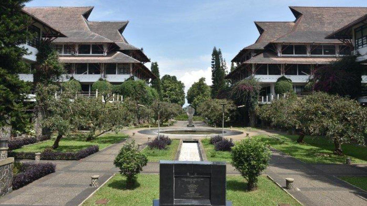 Inilah 4 kota dengan jumlah perguruan tinggi terbanyak di Jawa Barat, nomor 2 Bekasi menggeser Depok, Tasikmalaya. Juaranya Kota Kembang.