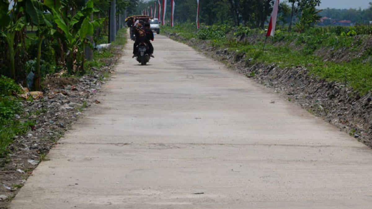 INFRASTRUKTUR DESA - Peresmian Jalan Poros Gombang–Pogung–Bogor di Kecamatan Cawas, Minggu (5/10/2025) oleh Bupati Klaten Hamenang Wajar Ismoyo.