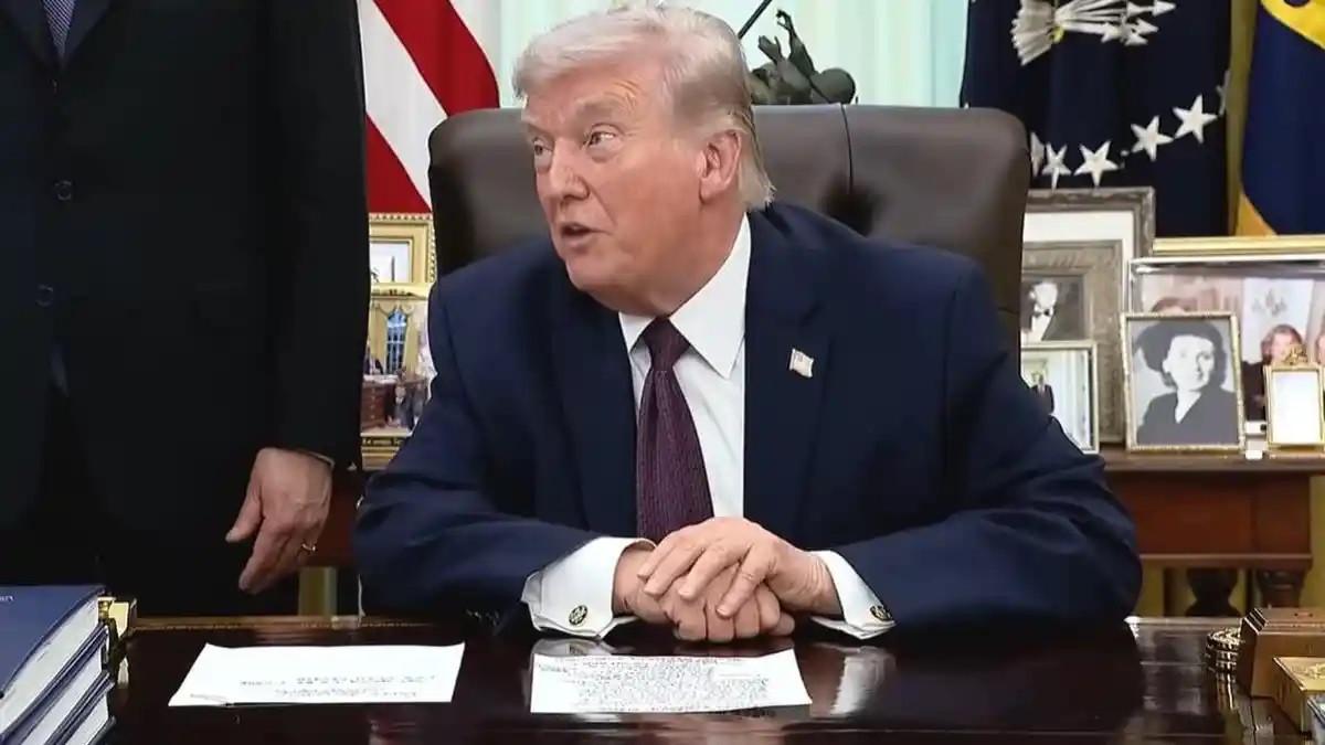 INSIDEN PENEMBAKAN WASHINGTON – Presiden Amerika Serikat Donald Trump dievakuasi usai insiden penembakan di dekat lokasi jamuan makan malam di Washington DC, Sabtu (25/4/2026), dengan aparat keamanan mengamankan situasi.