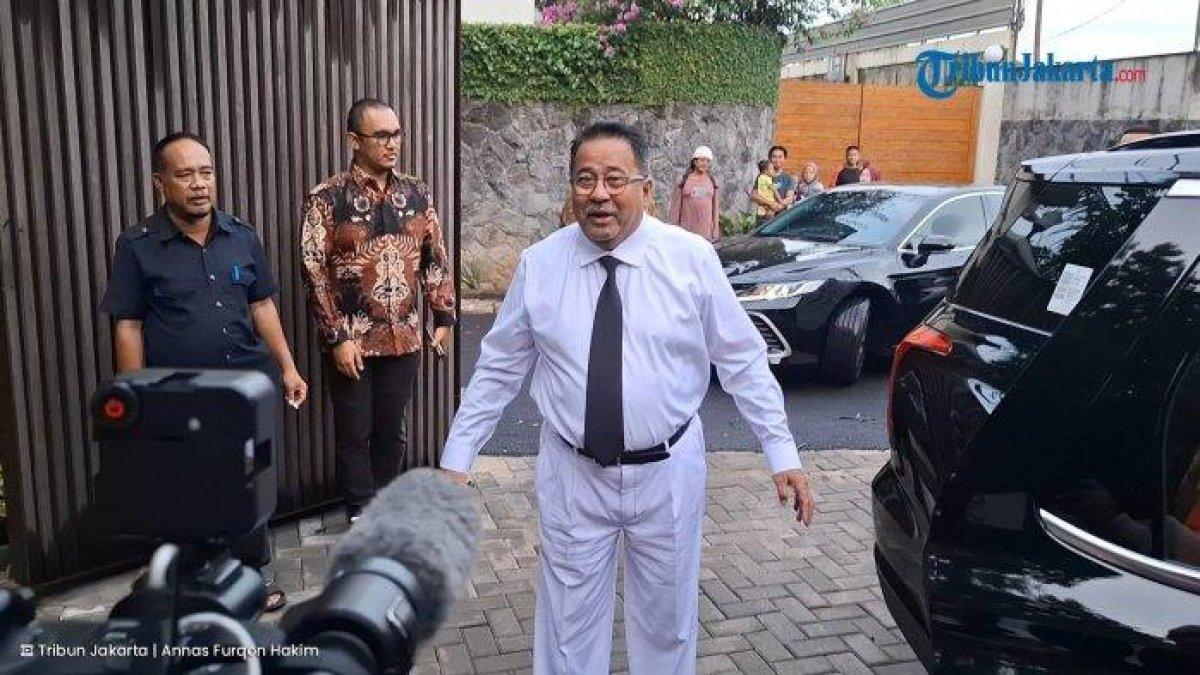 RANO KARNO UMRAH- Wakil Gubernur Jakarta terpilih, Rano Karno 