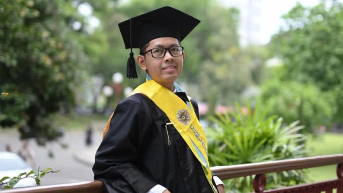 Rizal Galih Pradana wisudawan UGM 2025 jenjang Magister Psikologi yang lulus dengan IPK 4,00 dalam waktu 1 tahun 10 bulan dan dengan beasiswa LPDP.
