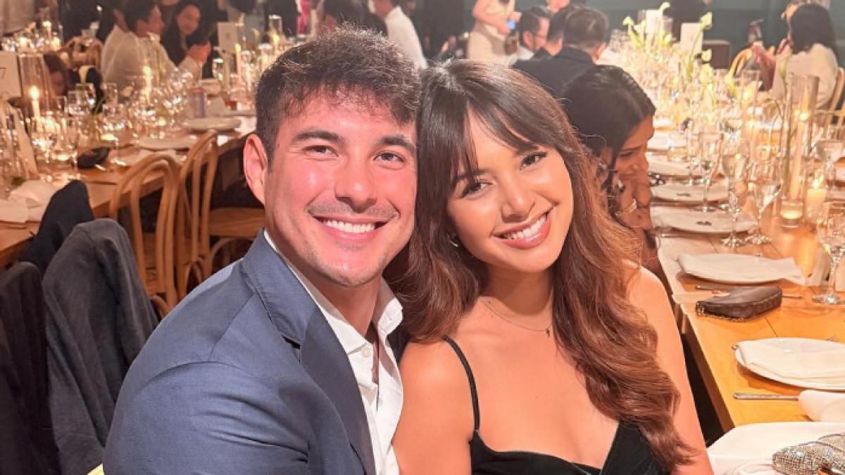 PERNIKAHAN AURELIE - Sosok Tyler Bigenho suami Aurelie Moeremans. Keduanya berkenalan gara-gara Aurelie Moeremans ingin terapi chiropractic.