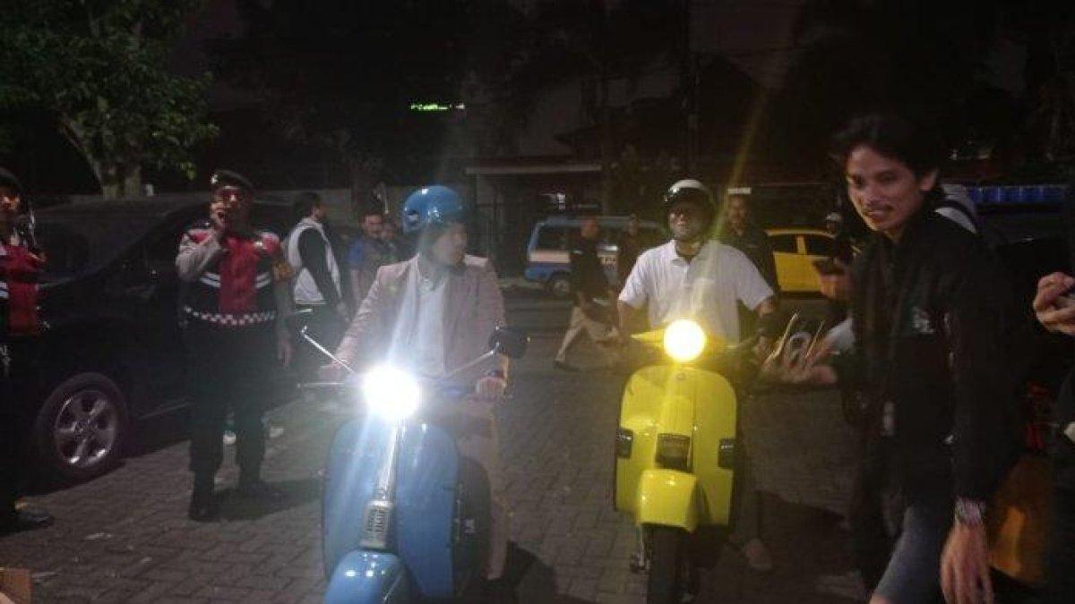 Kompak Naik Vespa, 2 Paslon Independen Pilkada Malang 2024 Daftar ke KPU, Datang Larut Malam