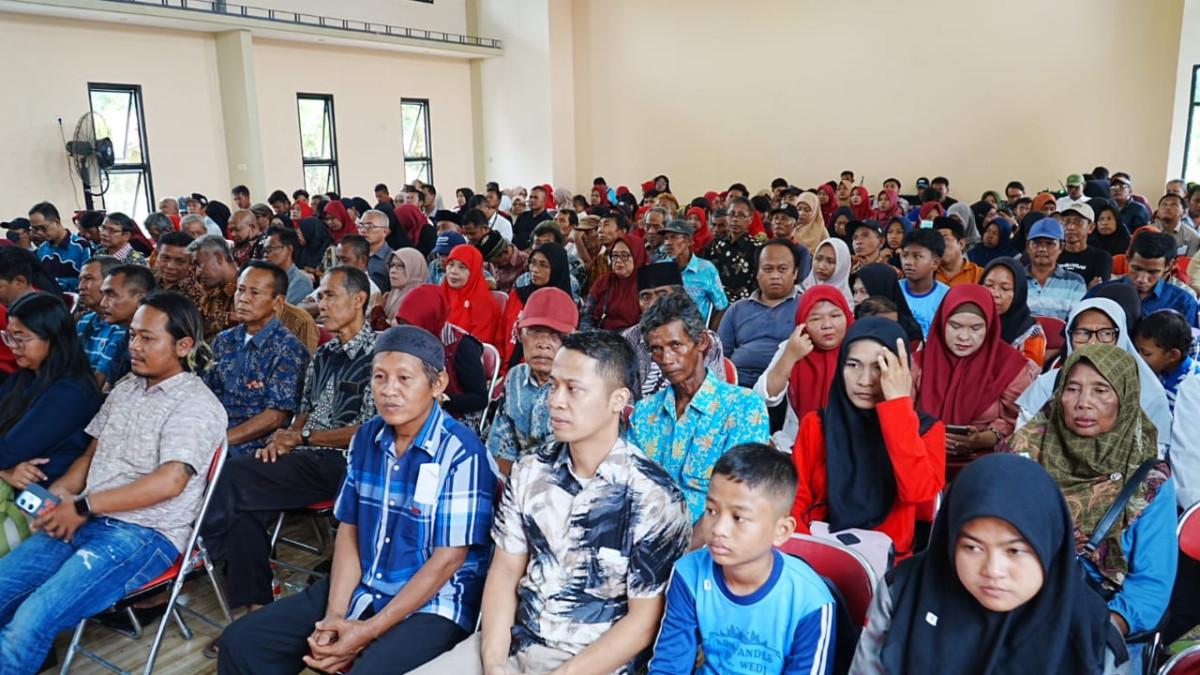 PROGRAM SAMBUNG RASA - Program Sambung Rasa Pemerintah Kabupaten (Pemkab) Klaten di Gedung Serbaguna Pringgodani, Desa Pandes, Kecamatan Wedi, Rabu (12/11/2025).