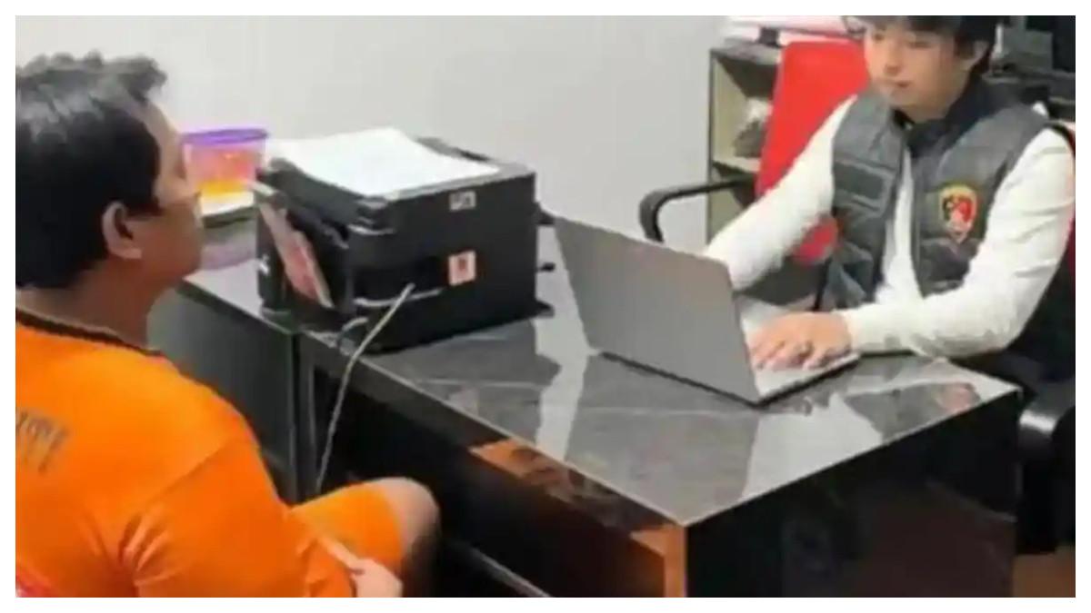 PENGGELAPAN UANG - Seorang karyawan katering di Wonogiri, Jawa Tengah nekat menilap uang pesanan Rp90 juta. Akibat ulah pelaku bernama Abyan Rabbani (30) tersebut, sang pemilik usaha katering, Miswanti mengalami kerugian. Selama ini, uang pesanan ditransfer ke rekening pribadi pelaku, Selasa (18/11/2025).