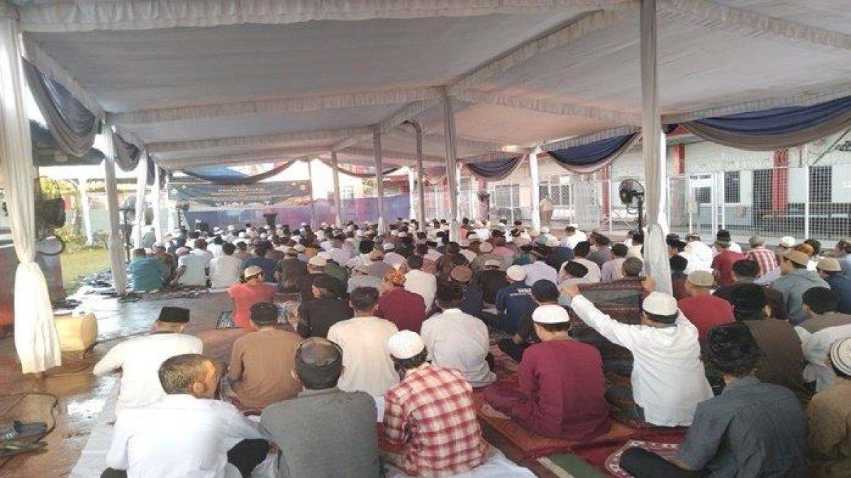 Kebahagiaan di Wajah Napi Rutan Pakjo Palembang, Dapat Remisi Bebas Idul Fitri, Sholat Id Jamaah