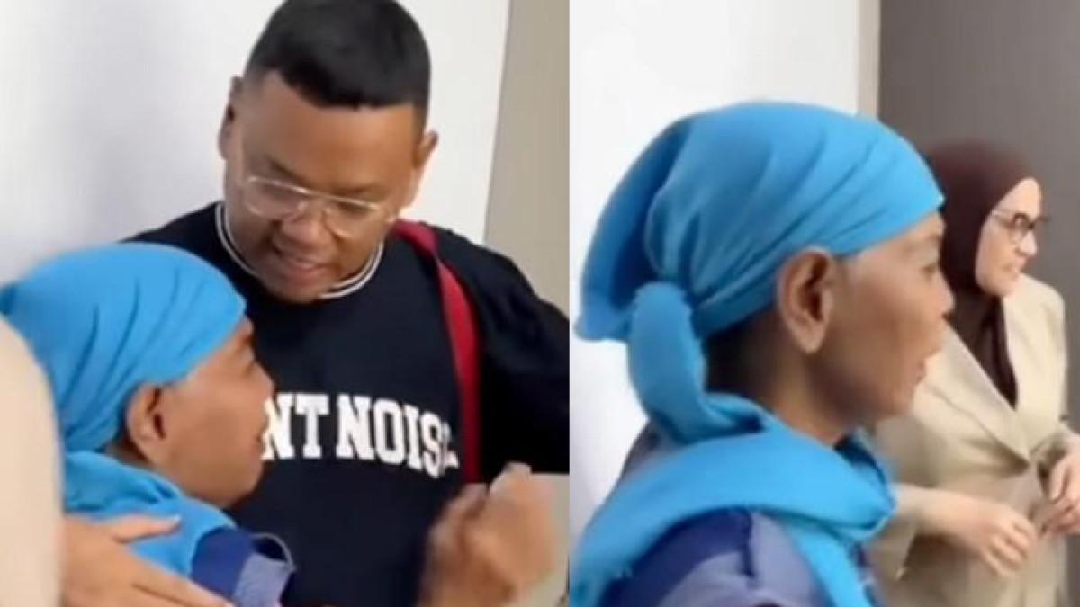 Inilah sosok nenek-nenek atau wanita paruh baya yang mengambil AC dari rumah Uya Kuya saat momen penjarahan pada malam Sabtu (30/8/82025).