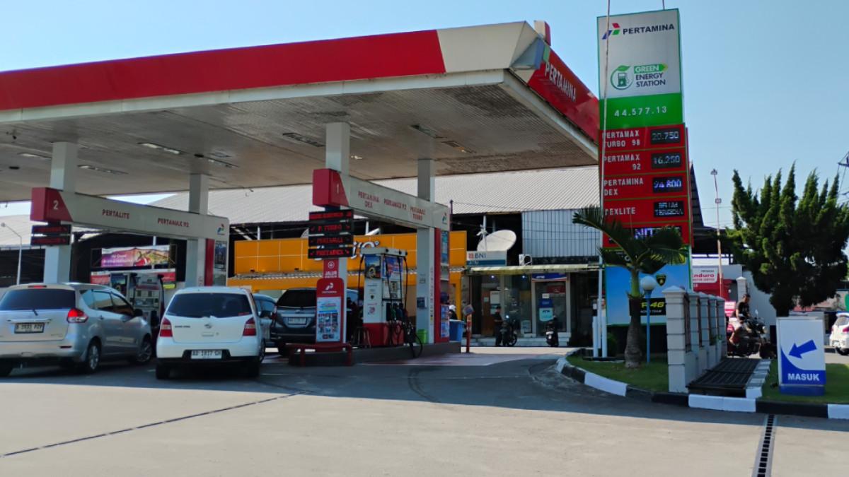 Jalur Pertamax Sepi Bak Kuburan Imbas Harga Meroket Rp16.250, Warga ...