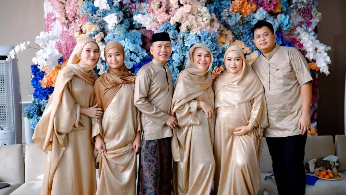 Ayu Ting Ting turuti saran adiknya, Syifa, untuk membekukan sel telur demi punya anak lagi setelah dua kali gagal menikah.