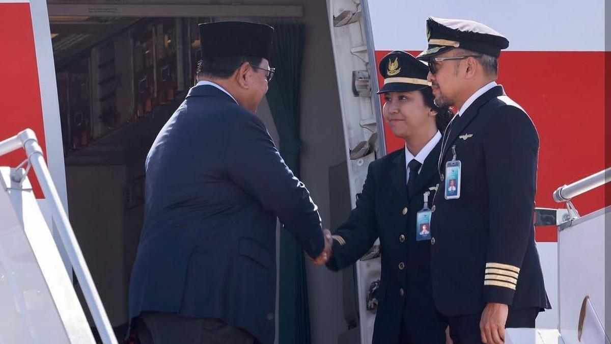 PILOT PEREMPUAN - 