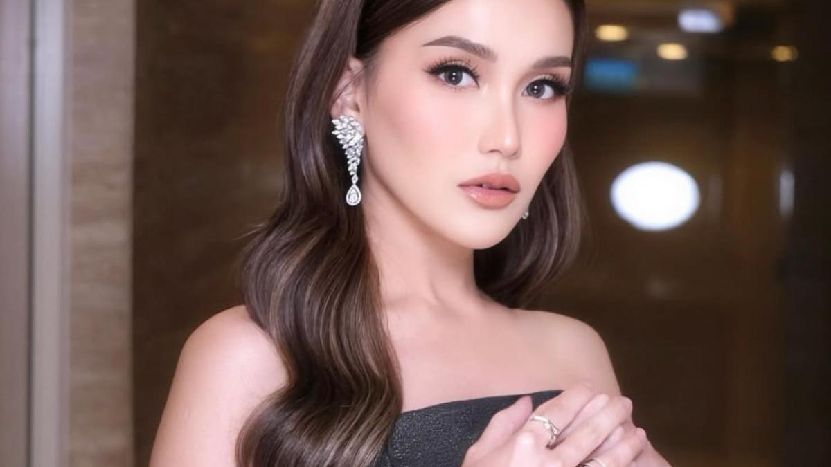 Tas Ayu Ting Ting kebanjiran saweran di pernikahan anak Crazy Rich Binuang! ???? Andika Kangen Band juga tak ketinggalan disawer segepok uang!